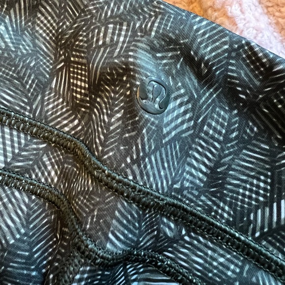 LuLulemon Capris - Picture 4 of 4